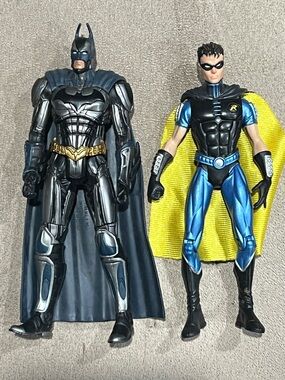 DC Comics Unlimited INJUSTICE BATMAN 2013 & 2007 Blue suit Robin Figure lot of 2